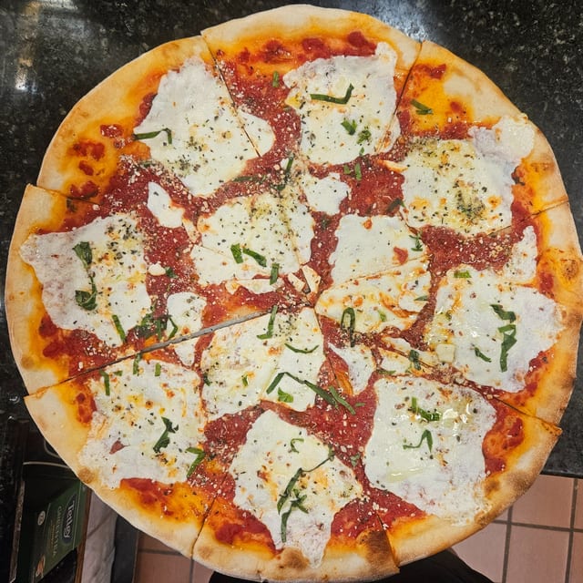 Margherita Pizza.